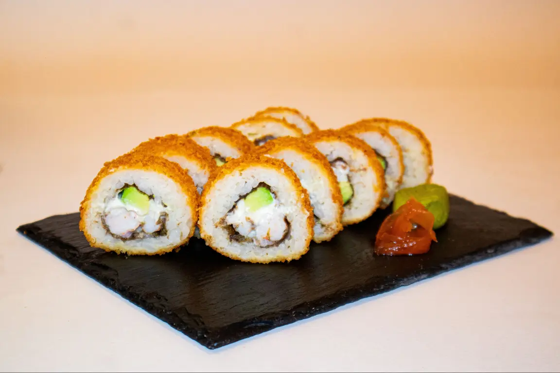 Hot roll ebi rebozado en panko 10 piezas