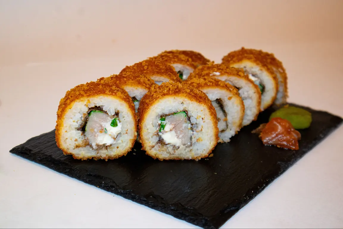 Hot roll goku rebozado en panko 10 piezas