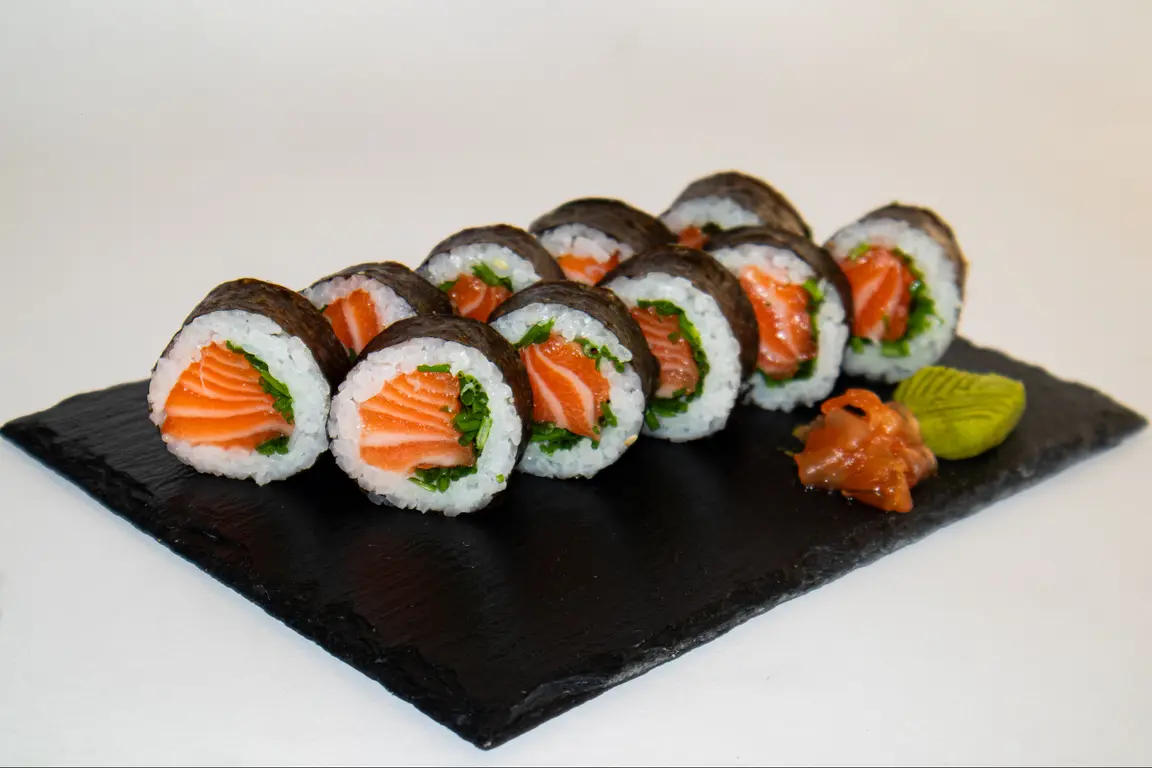 Sake maki 10 piezas